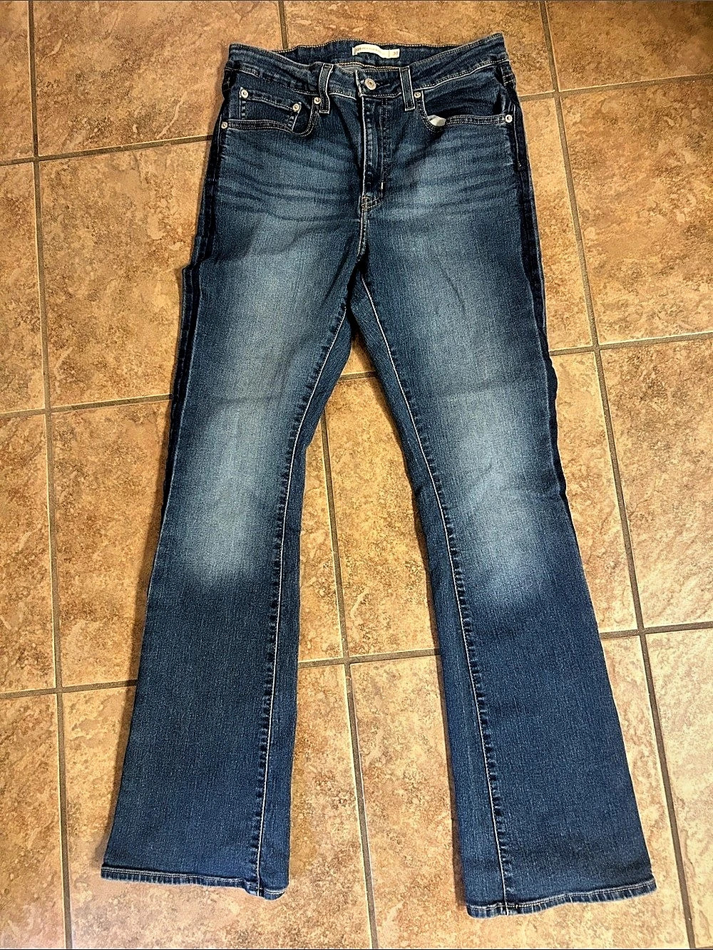 Levi's 725 High-Rise Flare Jeans Boot Cut Blue Jeans